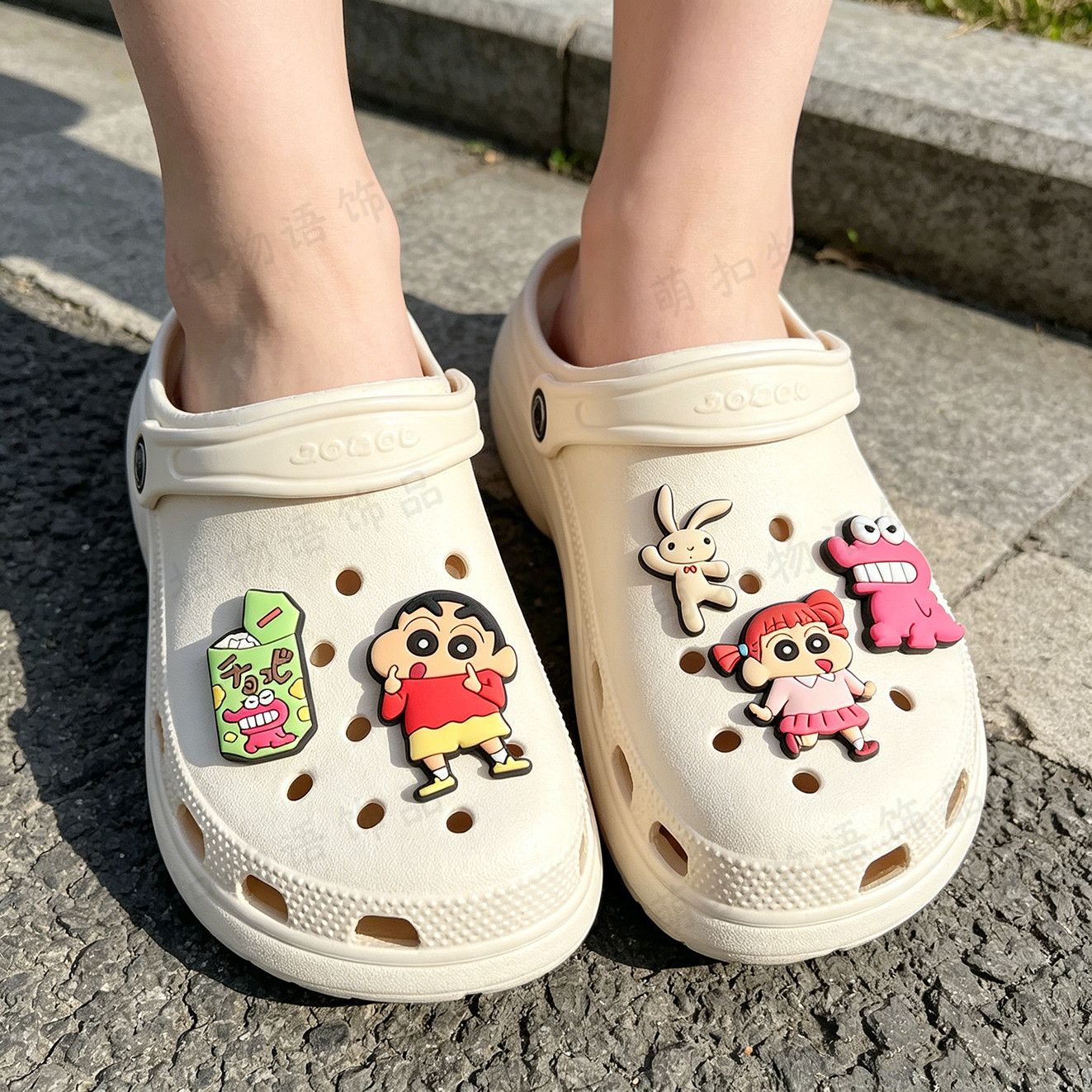 Crayon Shin-chan shoe flower a - Florist Supplies recension och pris